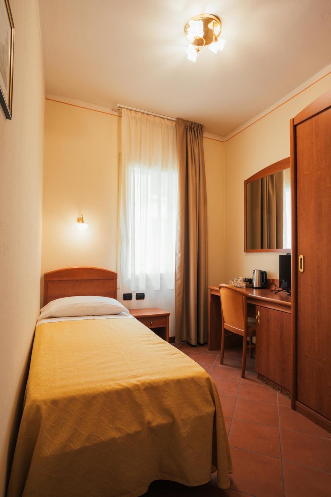 דוצה Albergo Cane מראה חיצוני תמונה