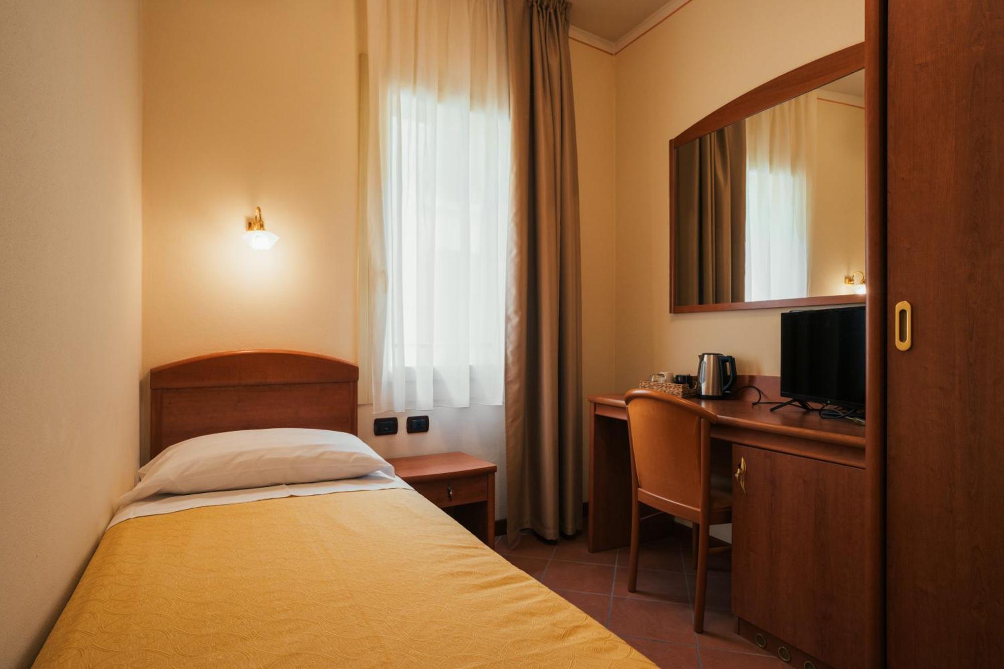 דוצה Albergo Cane מראה חיצוני תמונה