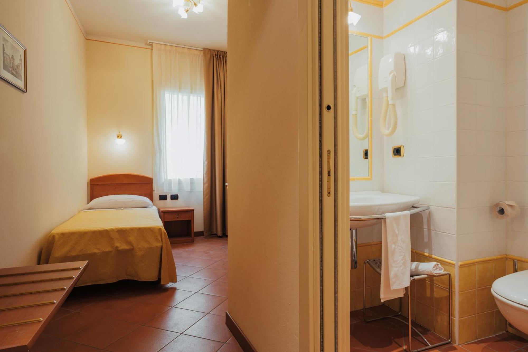 דוצה Albergo Cane מראה חיצוני תמונה