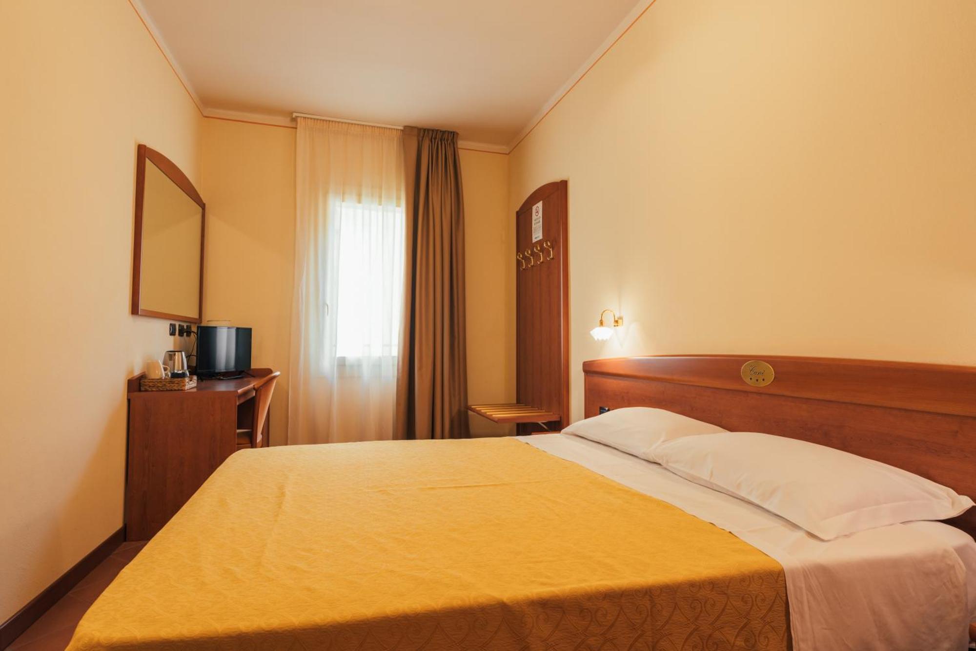 דוצה Albergo Cane מראה חיצוני תמונה